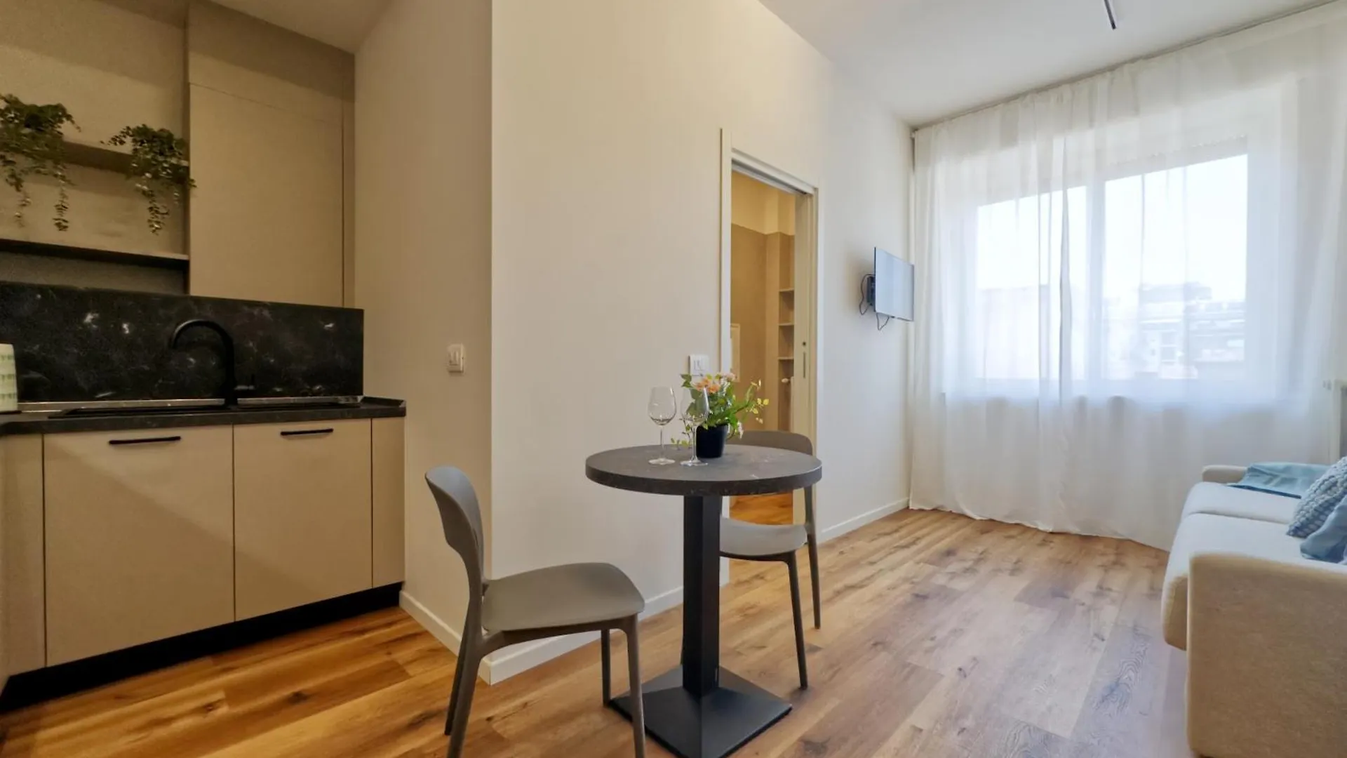 Апартаменты Vicenza - Modern Studios Near The Station!