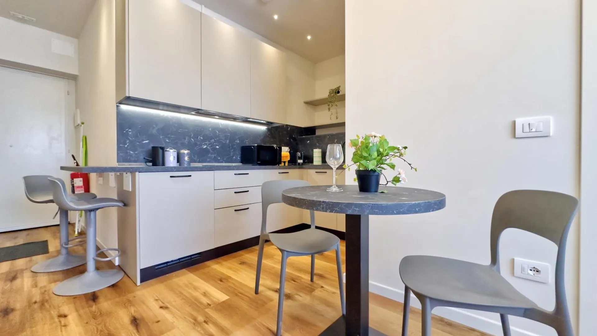 Vicenza - Modern Studios Near The Station! Апартаменты