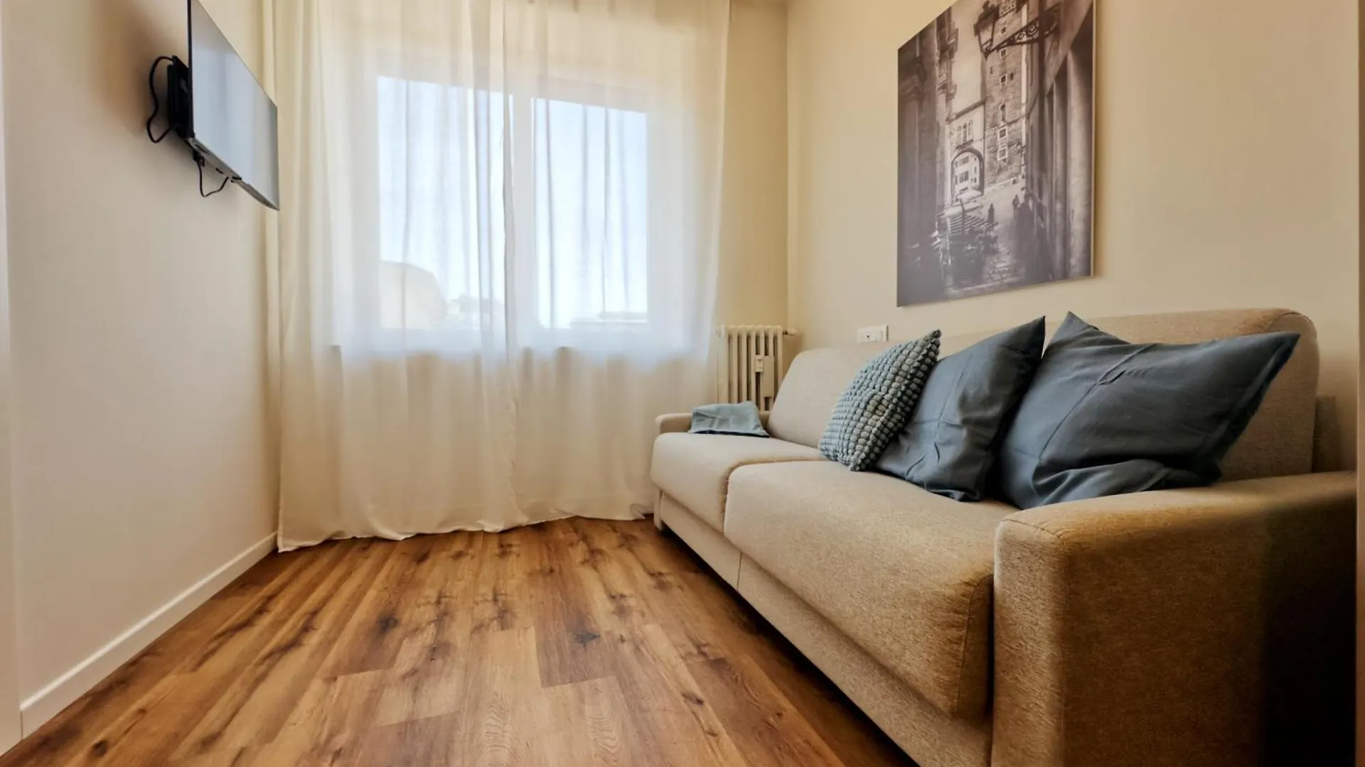 Апартаменты Vicenza - Modern Studios Near The Station!