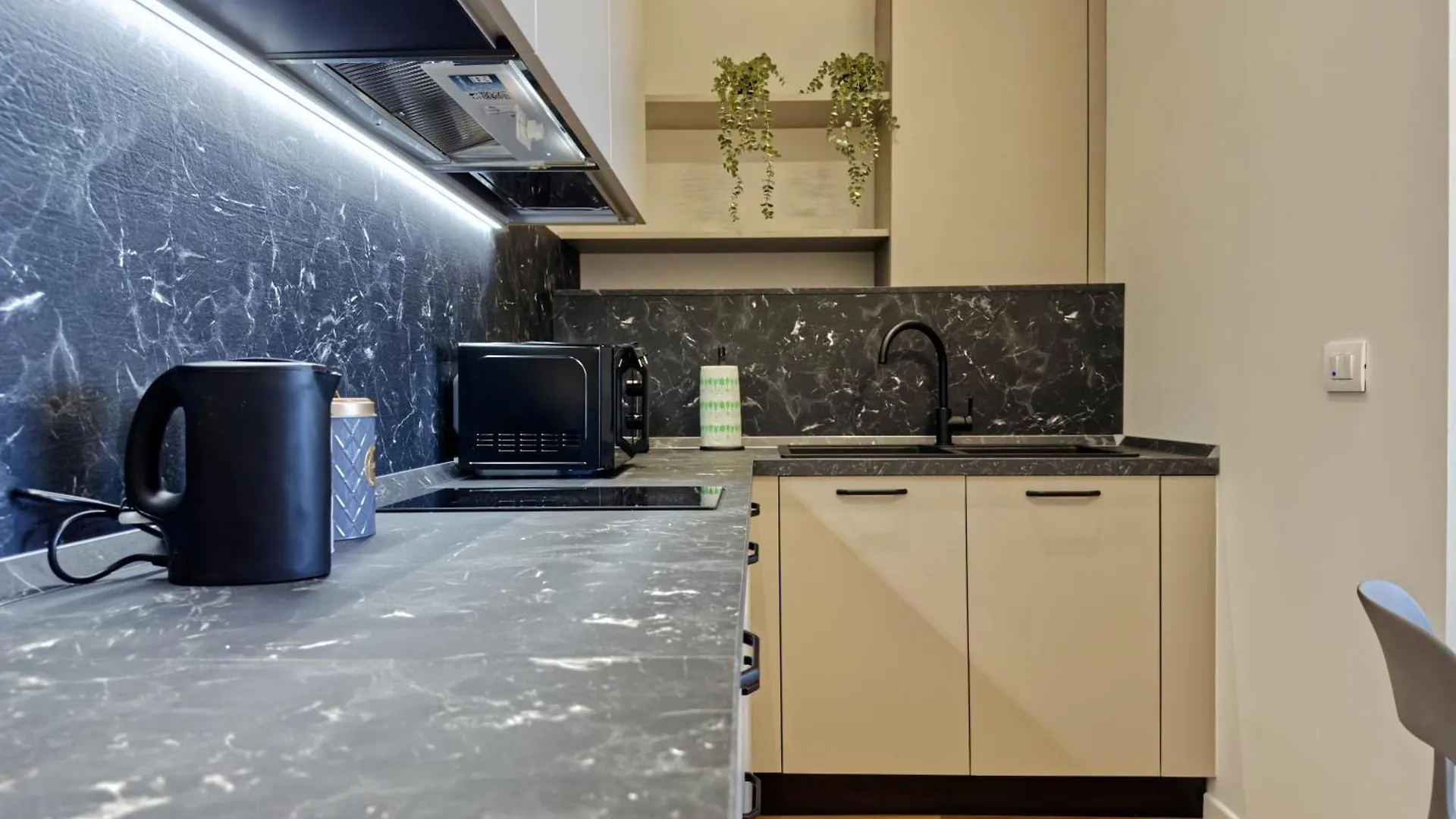 Vicenza - Modern Studios Near The Station! 0*,