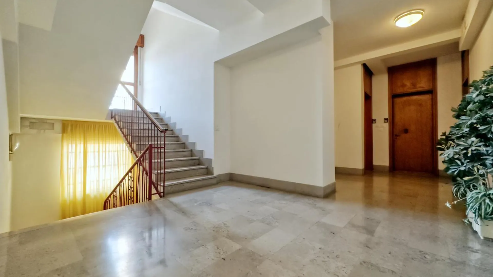 Vicenza - Modern Studios Near The Station! 0*,  Италия